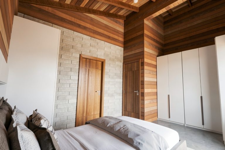 6e4ce93e-51a0-40c7-9eab-3349e2f77dec